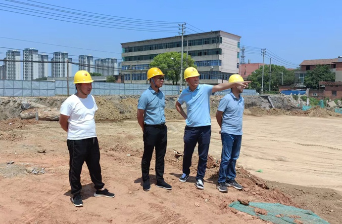 黎德義到廣州路東延工程、昌東三路道路建設(shè)工程開展安全質(zhì)量檢查