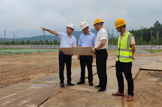 市政公用集團黨委副書記總經(jīng)理萬義輝到綠色建材科技產業(yè)園項目調研