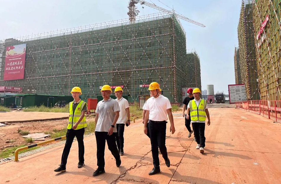 徐旭前往杭州路、新建職校等項(xiàng)目調(diào)研慰問(wèn)