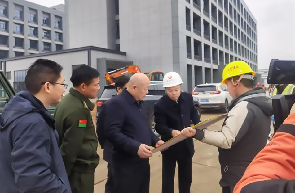 新建區(qū)人大常委會(huì)黨組書記、主任錢和平來到市政綠色建材科技產(chǎn)業(yè)園項(xiàng)目調(diào)研